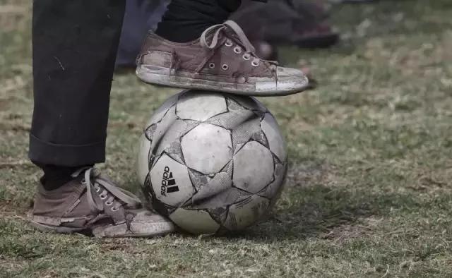 致球场上的兄弟,致一起踢球的兄弟们