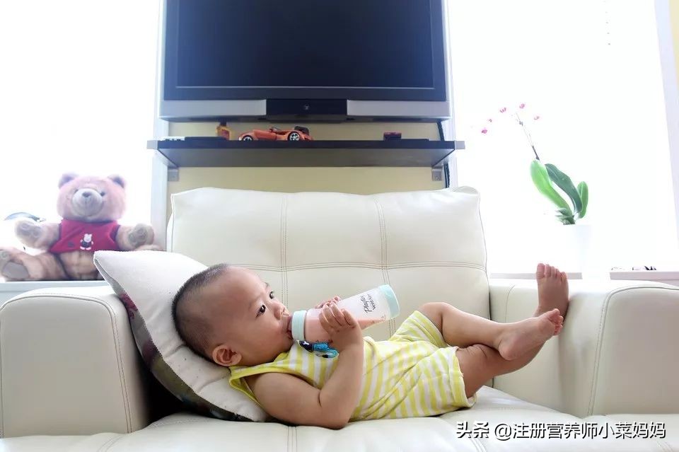 小孩洗奶瓶的正确方法,给十来天的宝宝洗奶瓶的正确方法