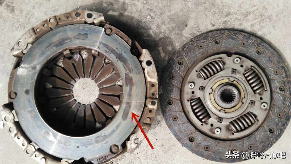 汽车挂档变速箱位置异响，胖哥抬变速箱发现原来是导向轴承问题