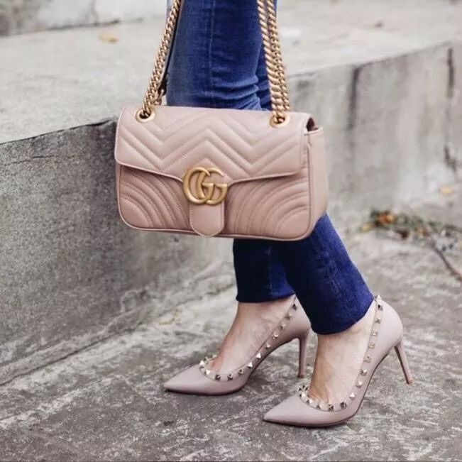 明星背guccimarmont,guccimarmont迷你款黑红边