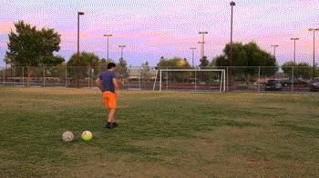 侧凌空射门的正确方法,凌空射门教学