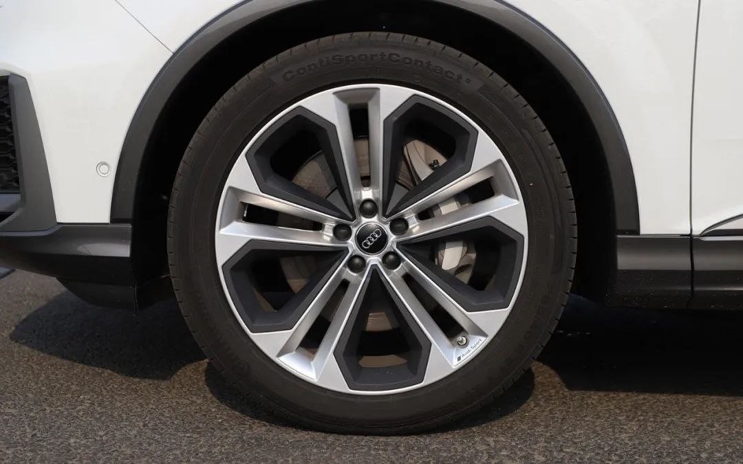 奥迪Q7性能测试,奥迪q7刹车点头严重吗