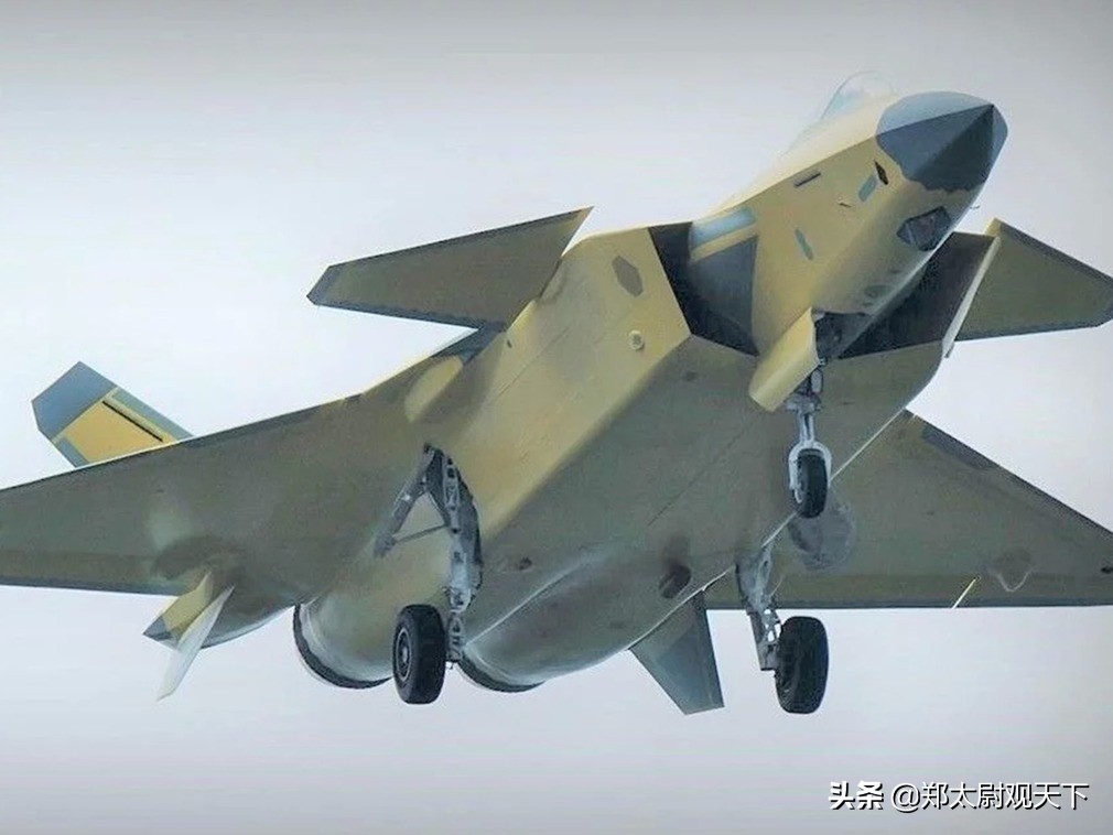 歼20跟歼10哪个更厉害,歼20和歼10哪个更强
