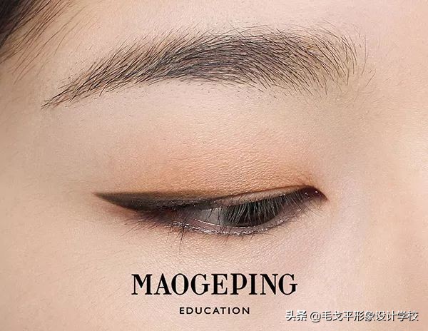 单眼皮不画眼线只画眼影好看吗,为何同样是单眼皮