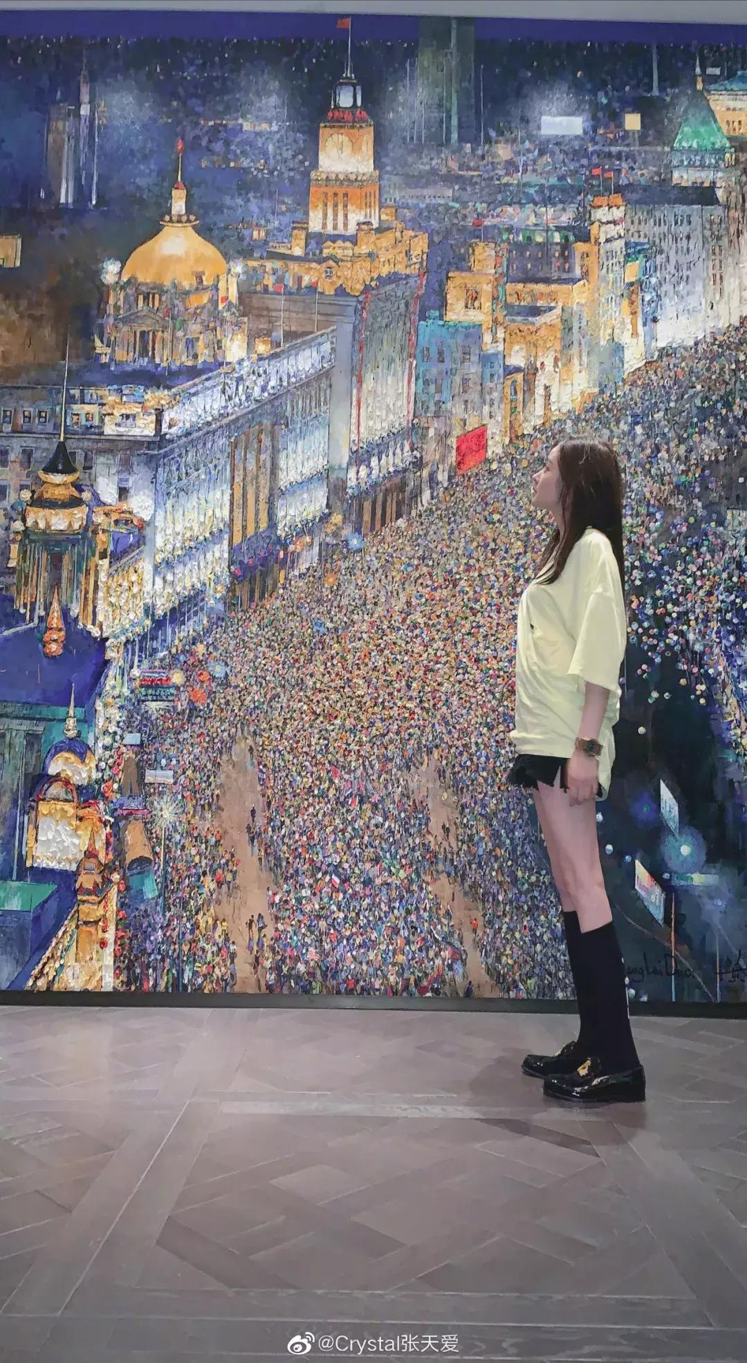 漫画腿很爽很撩人，张天爱下场教学：其实你也hold得住