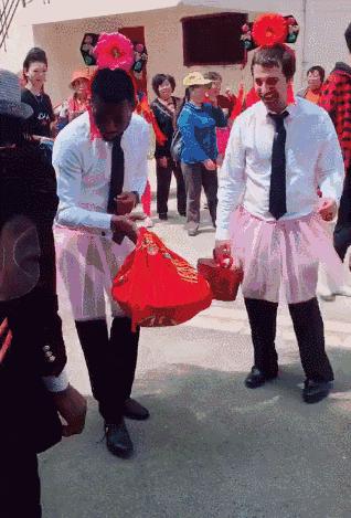 婚礼堵门活跃气氛的游戏,婚礼堵门游戏一般挑几个