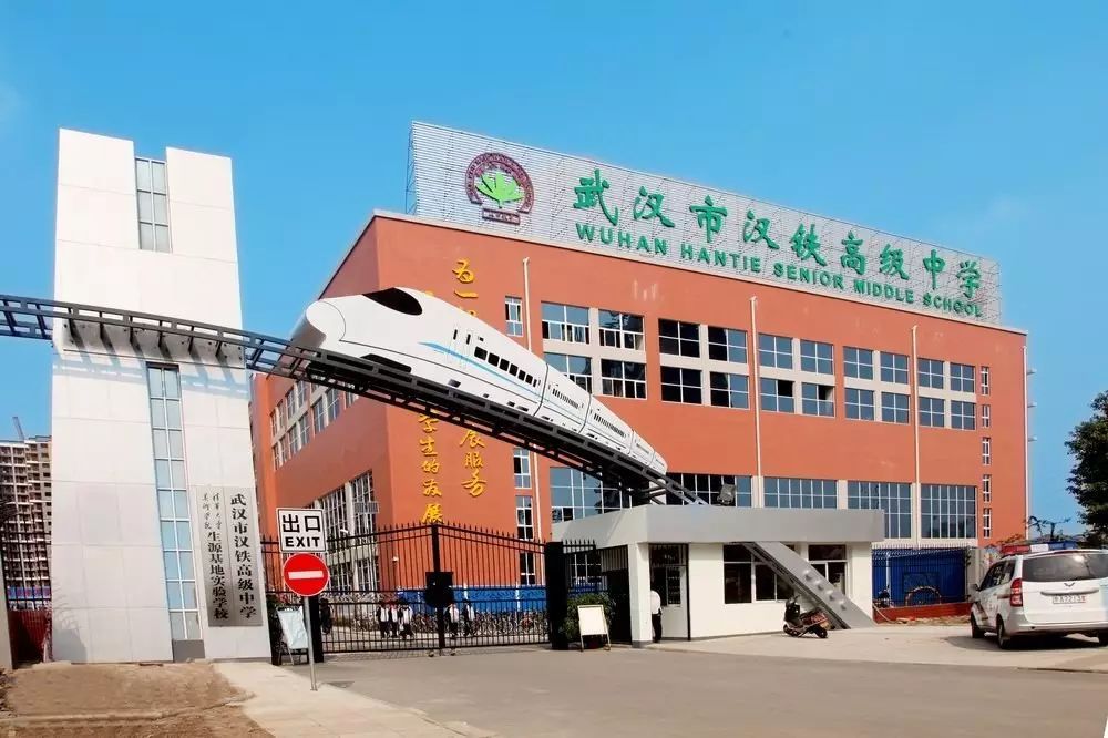 武汉3名女生入选空军飞行员,武汉三女生入选空军飞行学员