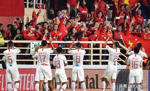 女足绝杀韩国女足中国球迷的反应,2022中国女足决赛韩国球迷反应