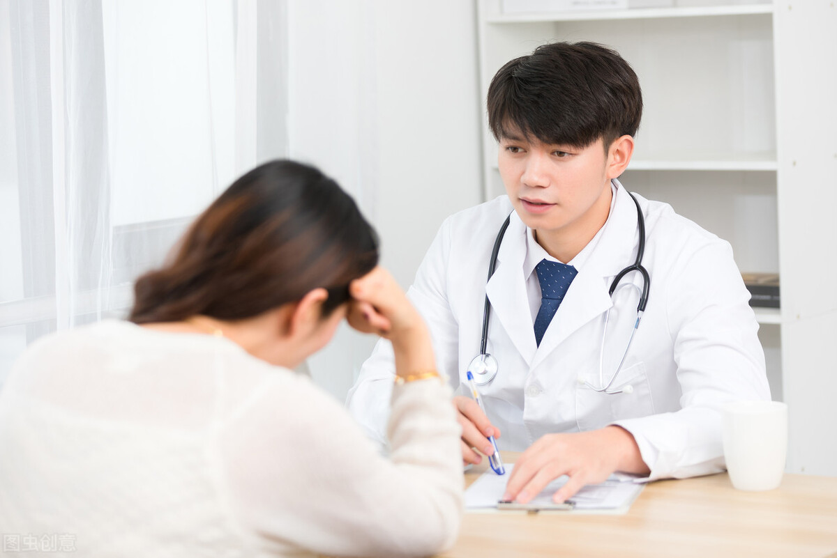 乳腺癌转移到肝医生说动不了手术,乳腺癌肺转移不放化疗可以治吗