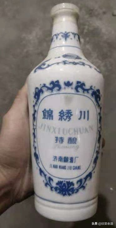 经典趵突泉酒,趵突泉酒价格复古版小酒