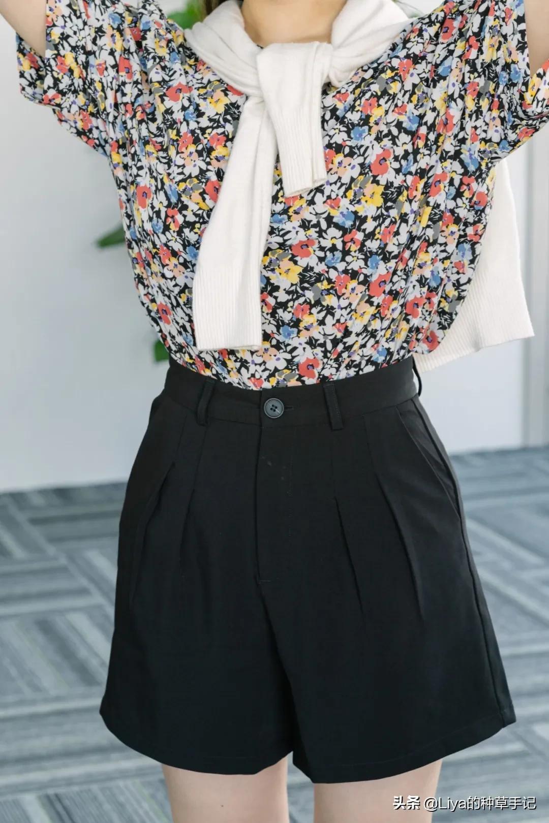 高级旧衣服穿搭技巧,又土又潮的花纹衣服