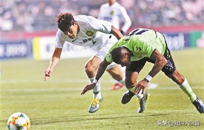 传控遇上密集防守,传控体系让对手碰不到球