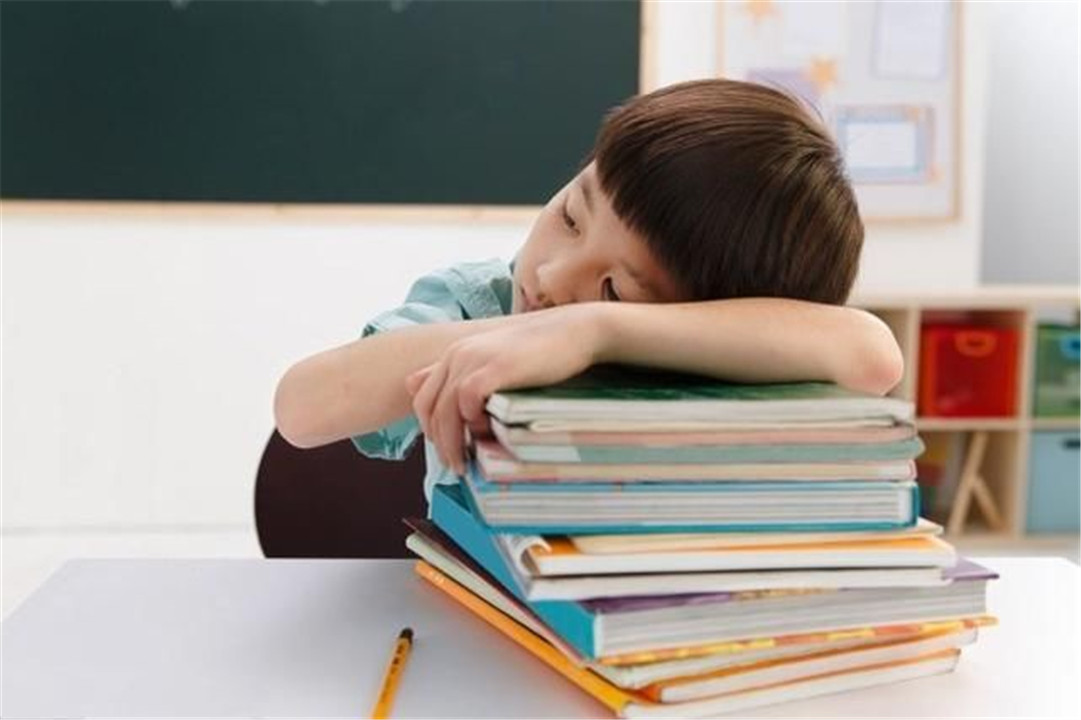 孩子对什么都没兴趣该怎么办,对什么都提不起兴趣不想出门