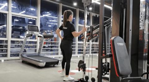 健身房健身器材训练全套,健身房肌肉训练器材视频