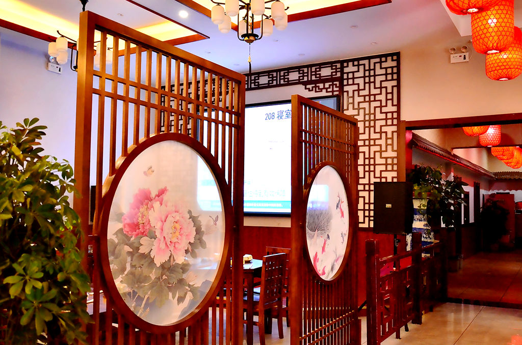 摄影艺术家走进河南洛阳「徐州人家土菜馆」喜迎中秋佳节