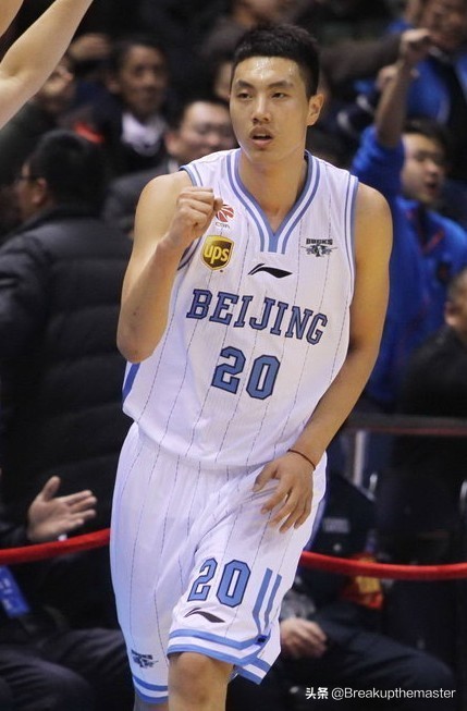 cba北京球员翟晓川犯规动图,cba翟晓川
