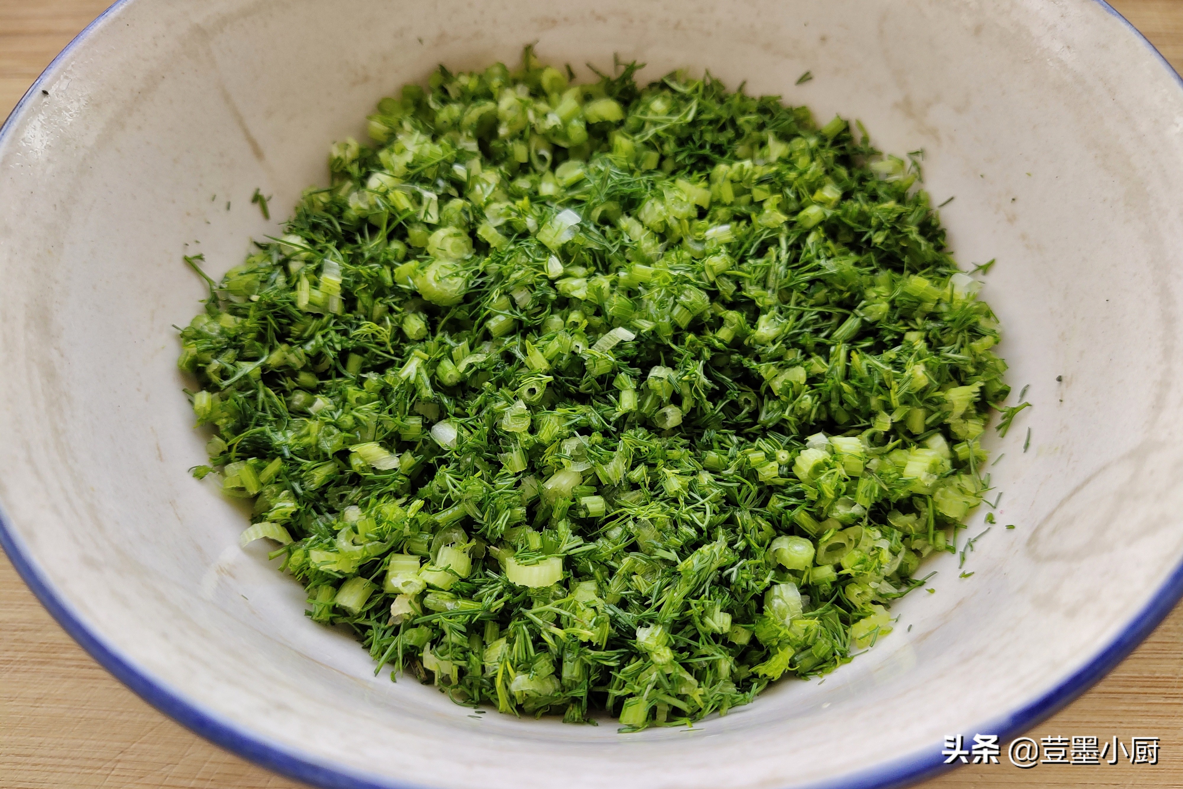 五月吃啥饺子馅最好,春天多吃这素馅饺子