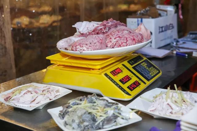 用3年干倒周边牛杂店！柳州80后“牛杂王”的逆袭之路