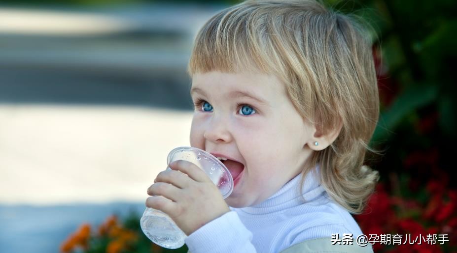 宝宝多大戒奶瓶戒晚了危害这么多,小孩怎么戒奶瓶最好的方法
