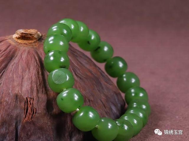 好的和田碧玉是什么样的,和田碧玉与和田青玉的鉴别方法