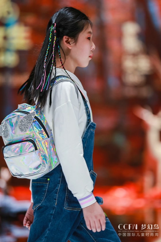 HEYLADS男生女生•玩转童年