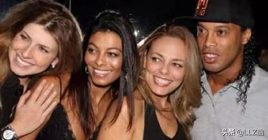 足球精灵罗纳尔迪尼奥球衣,足球精灵罗纳尔迪尼奥巅峰时刻