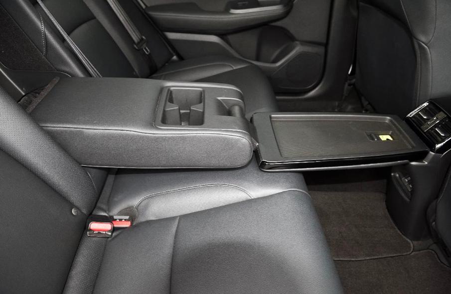 本田思域与福特福睿斯哪个好,福克斯和思域选择哪一款