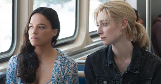 大长腿穿行在时间钳形运动里:高妹伊丽莎白·德比茨基