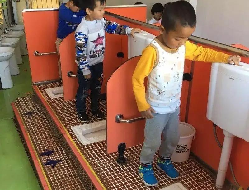 幼儿园孩子尿裤子的干预措施,幼儿小便尿裤子怎么处理