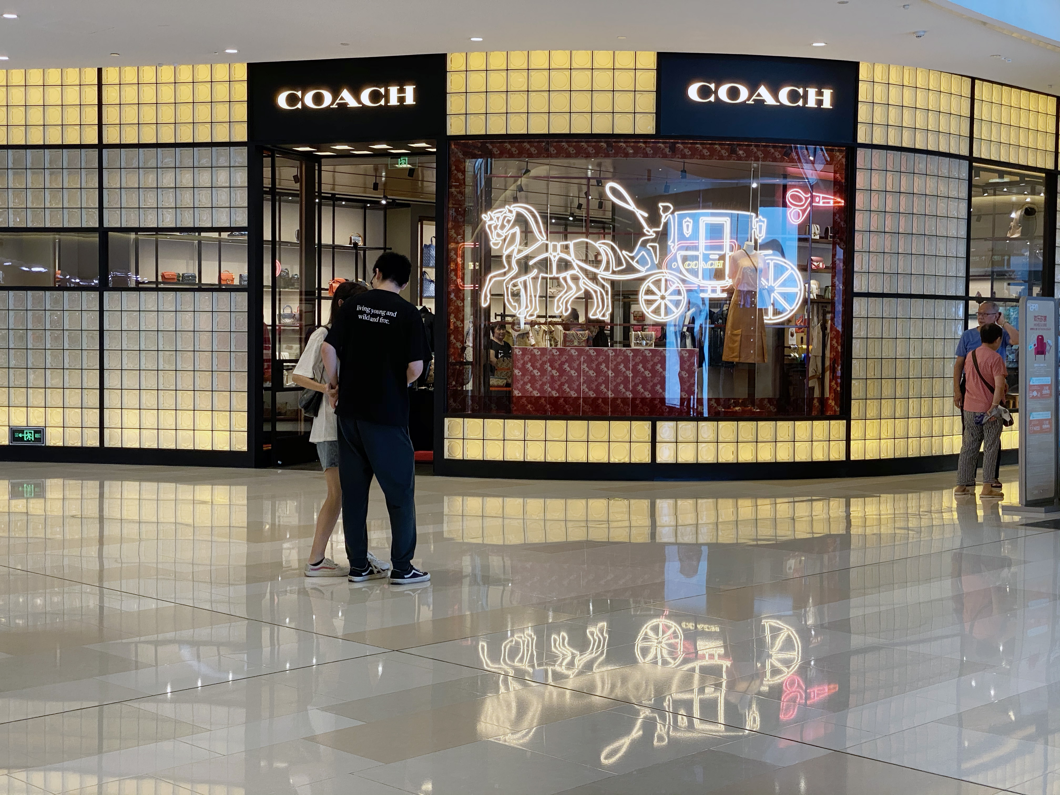 迪奥倾情呈献ladydior限时精品店,迪奥dioramour探店