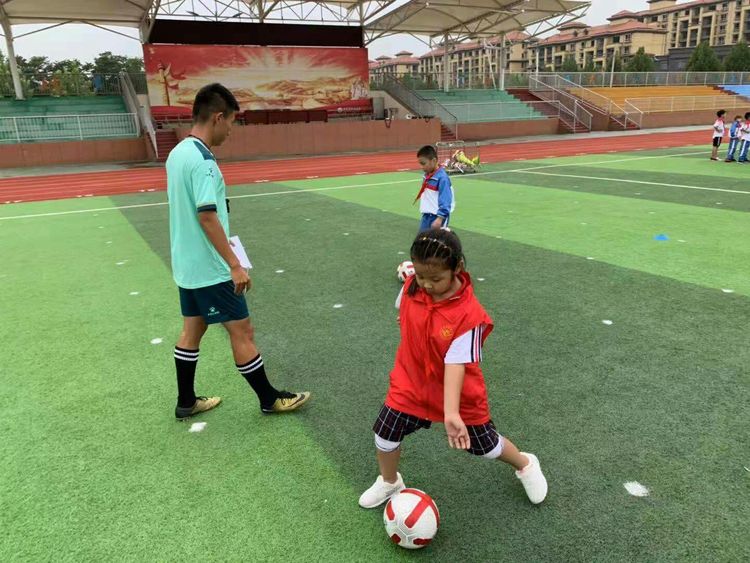 飞吧足球比赛视频,东平县第一届校园足球联赛