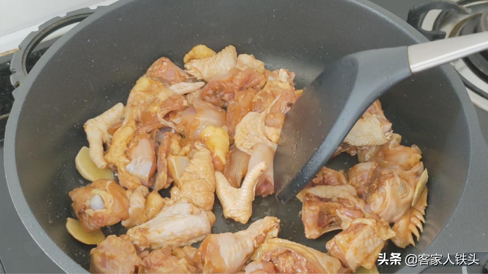 鲍鱼怎样做吃好?加半只鸡教你广式吃法,营养好吃,一锅汁都吃光