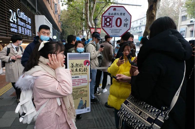 茶颜悦色的奶茶为什么老是排队,一杯奶茶5块钱