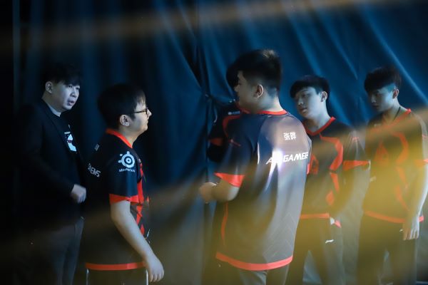 CFPL丨助力总决赛,CF观赛助手送永久冠军之心、荣耀之魂!