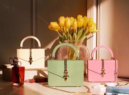 2022秋冬新款大包包,2019秋冬流行怎样的大牌包包