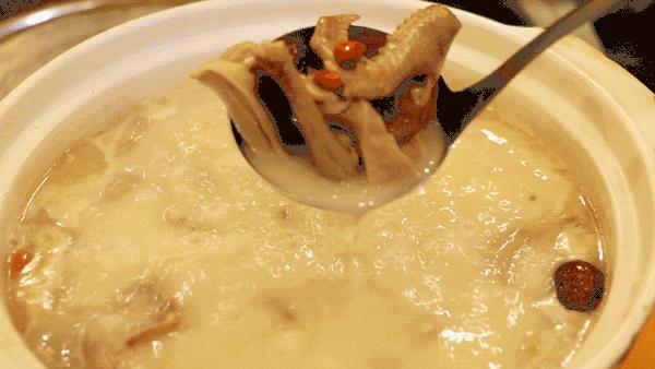 还没想好国庆去哪？自驾2.5小时，在秋日里泡温泉吃美食