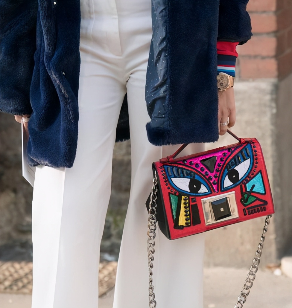 芬迪品牌故事,芬迪背后的故事有哪些