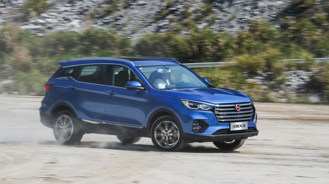 CVT、AT、双离合,变速箱谁更靠谱?听老司机试驾汉腾X7S你就明白了