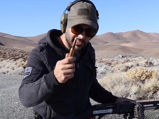 老外真会玩玩具枪,老外真会玩球体抛球