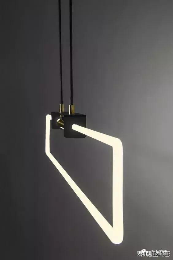 led灯关闭后还微微发亮怎么办,led灯泡微亮怎么维修