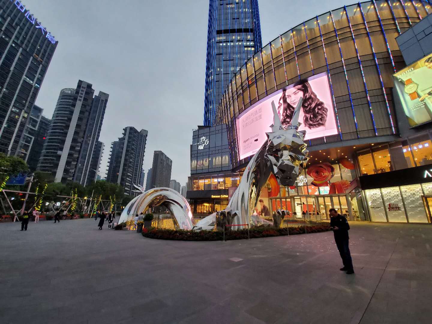 小屏手机三星s10e,三星s10e日常使用顺畅吗