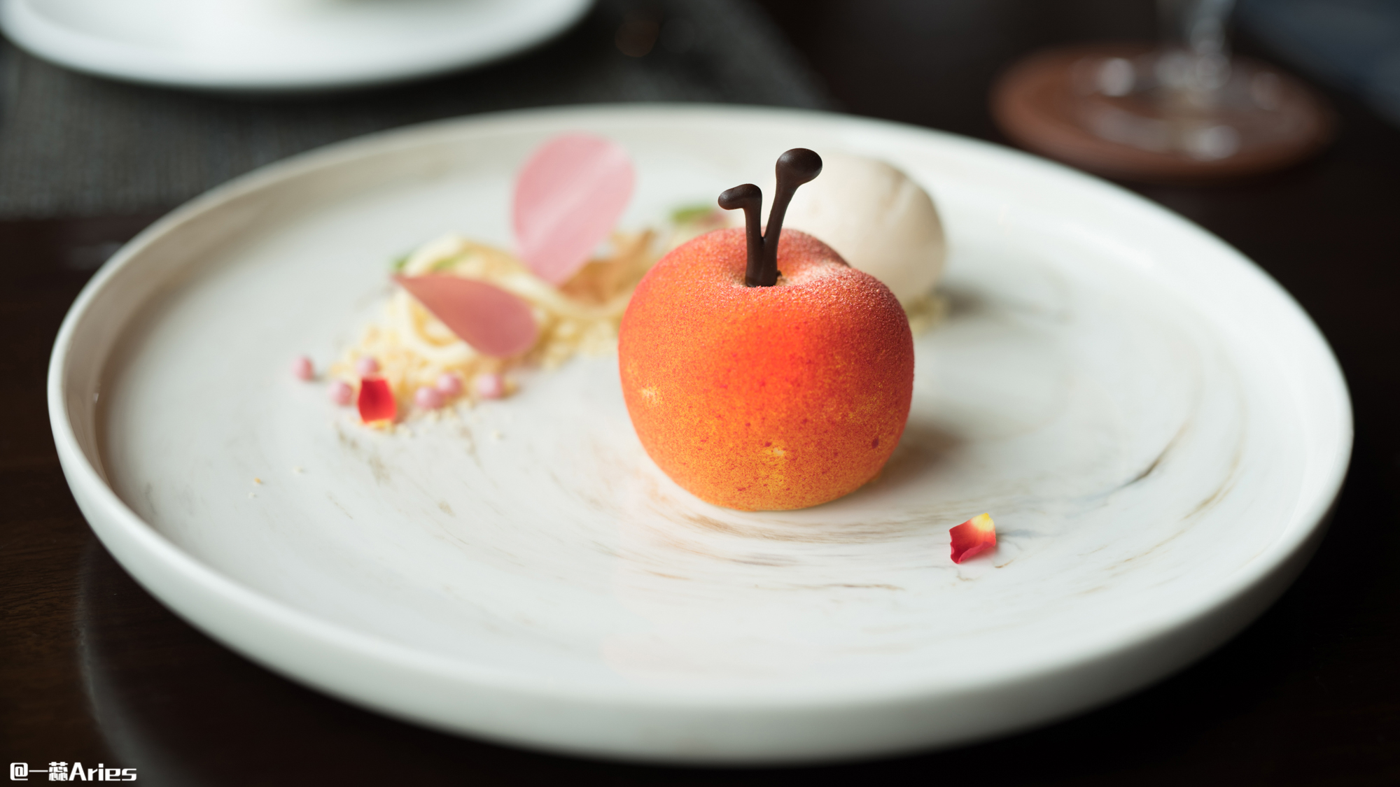 来澳门感受一下紫醉金迷,澳门一天游必去的美食街