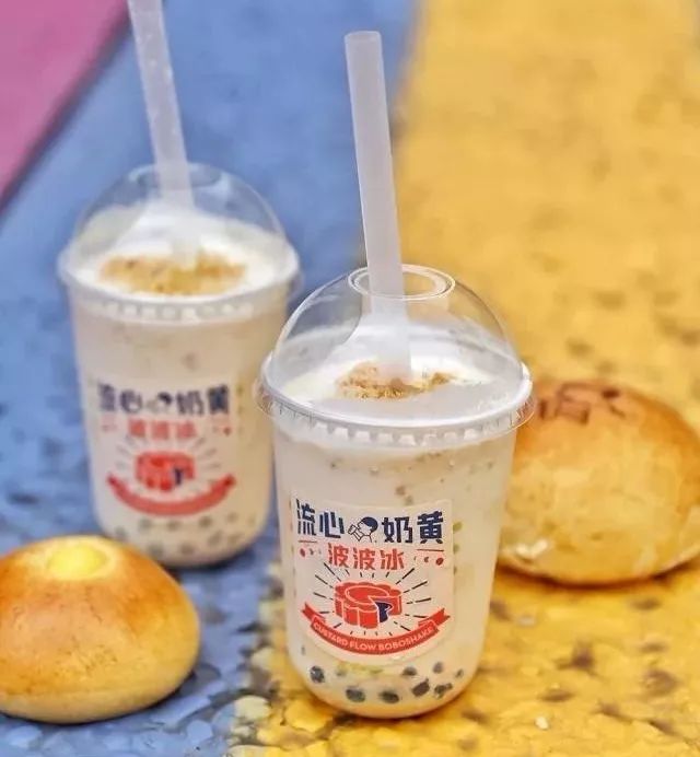 服装人要哭了！年利润4亿、估值90亿的喜茶竟然跨界服装行业？