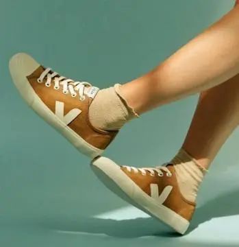 今年流行的帆布鞋宽头,今年流行的帆布鞋花纹