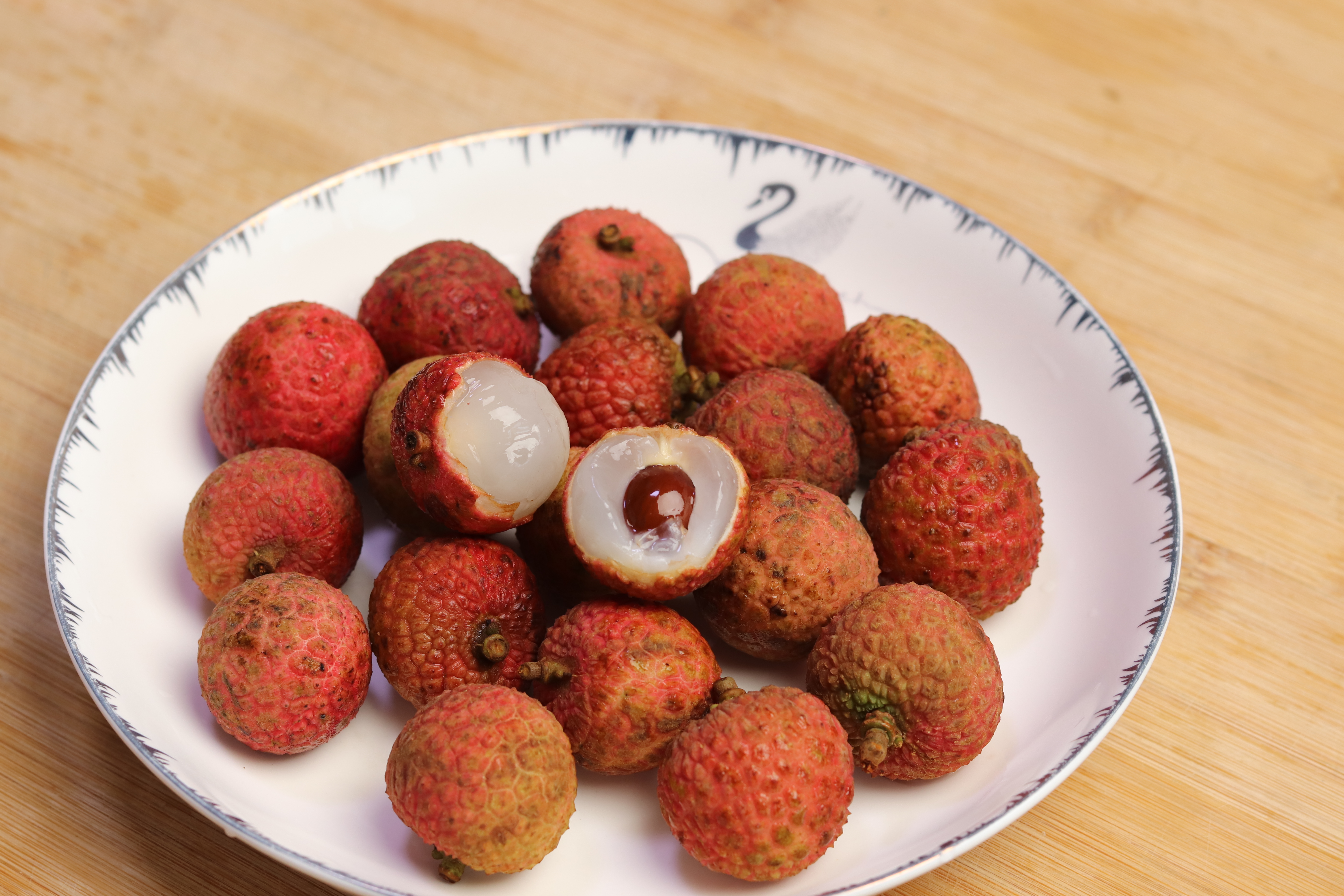 夏季最适合吃的6种水果,夏天这3种水果不宜多吃