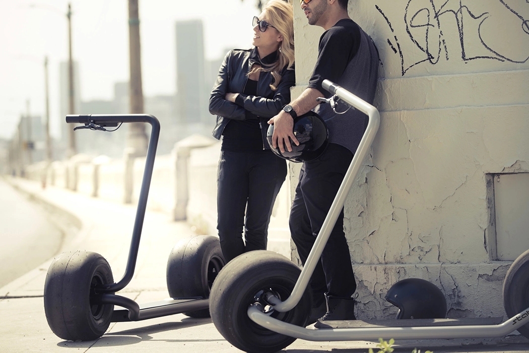 方便实用的电动滑板车推荐,各种最新型的电动滑板车非常酷