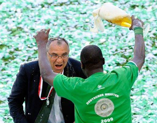 难忘的德甲最强三叉戟！横扫联赛吊打拜仁！夺64年队史首座冠军！