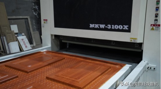 橱柜门哪种材质好,吸塑橱柜门和烤漆橱柜门哪个好