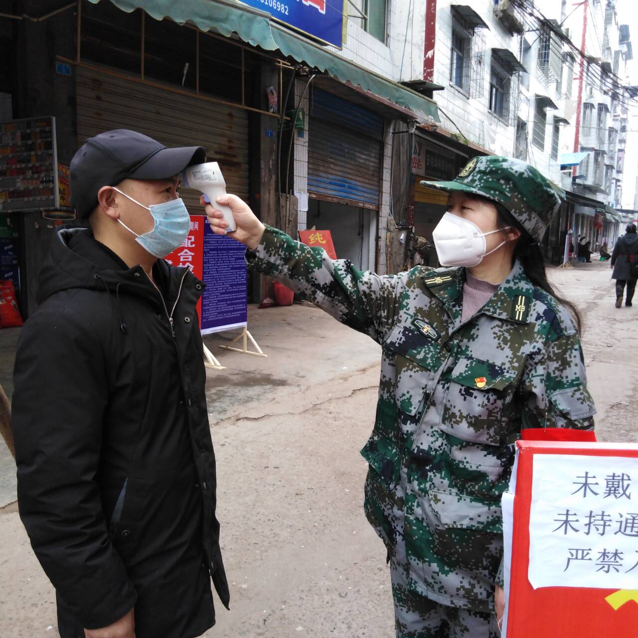 四川省武胜女民兵：战“疫”一线的“靓丽风景”