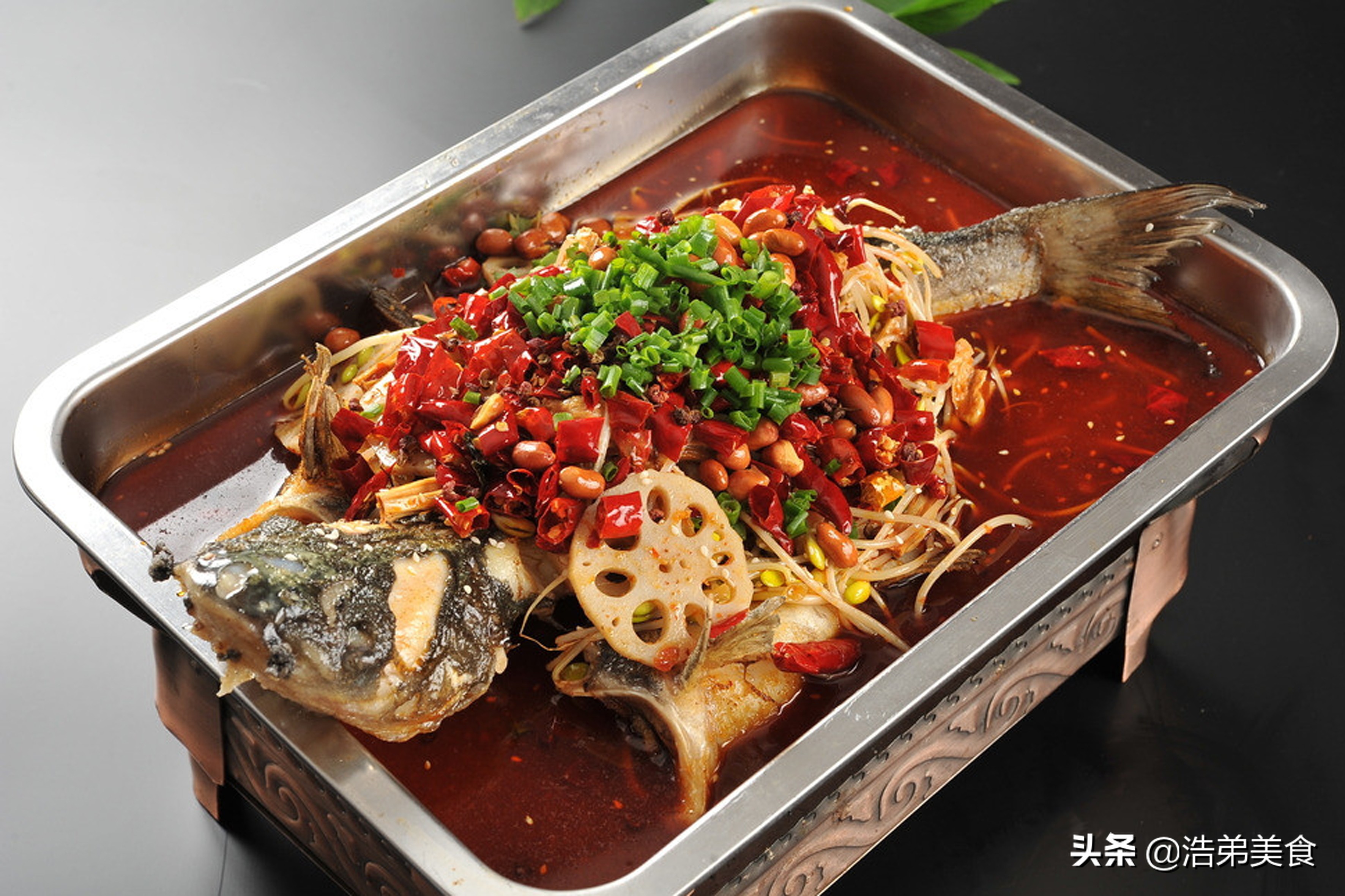 烤鱼店制作烤鱼全过程,厨师长秘制烤鱼配方分享